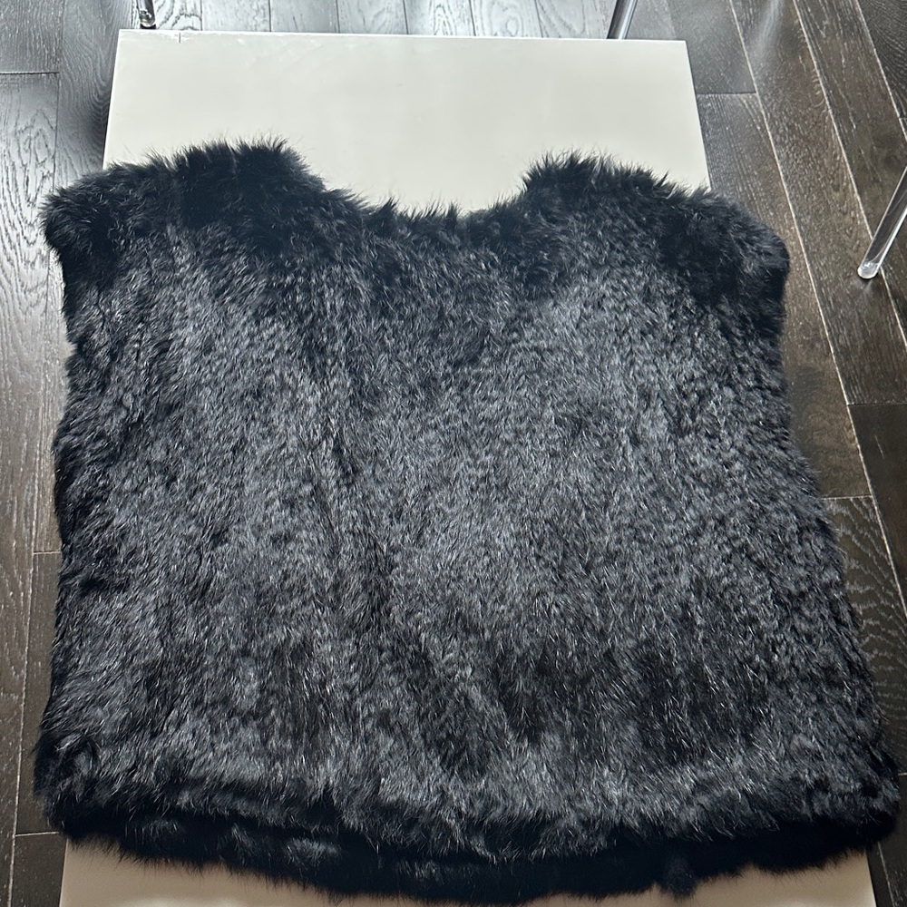 Chic Black Faux Fur Vest